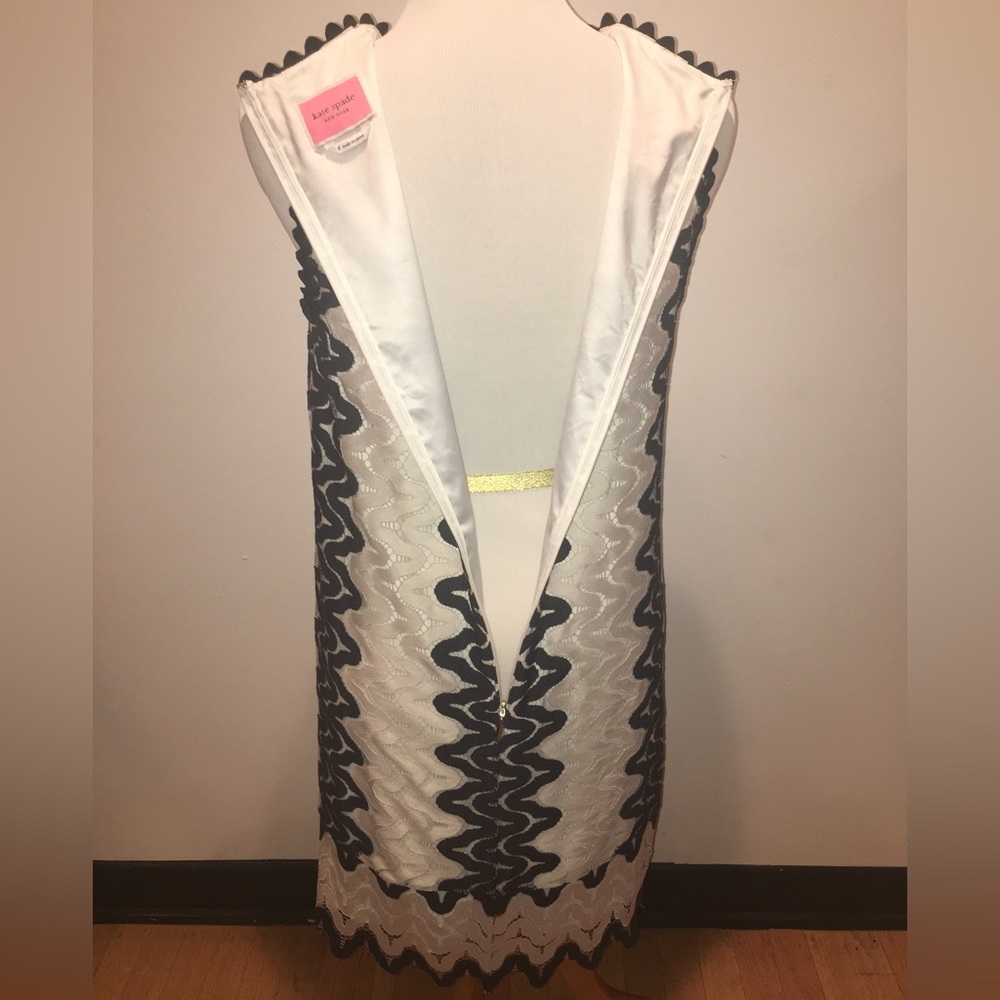Kate Spade Lace Shift Cream and Black Dress - Size 6 - Picture 10 of 14